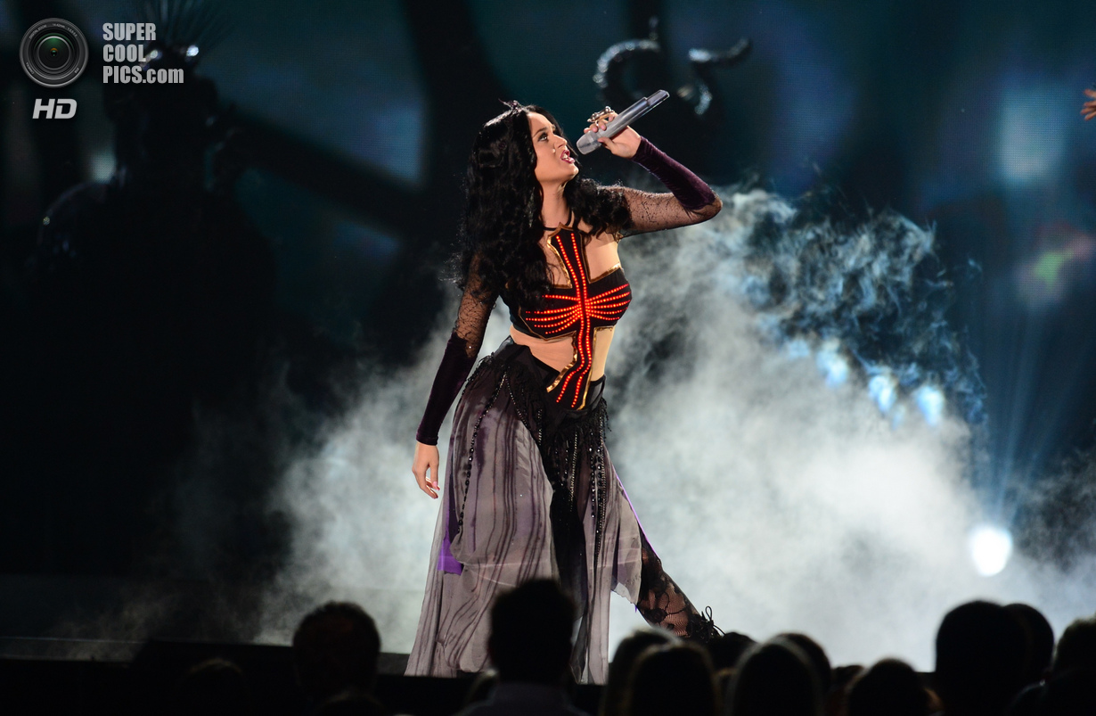 Церемония вручения премии Grammy 2014. На фото Кэти Перри.