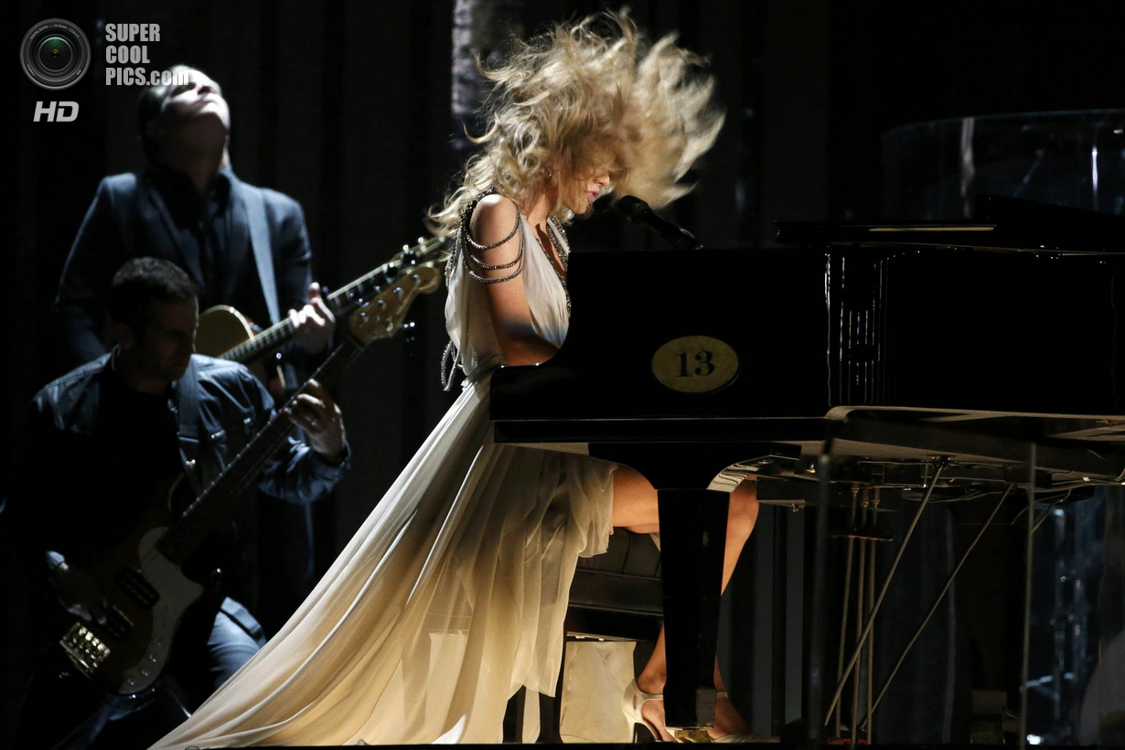 Церемония вручения премии Grammy 2014. На фото Тейлор Свифт.