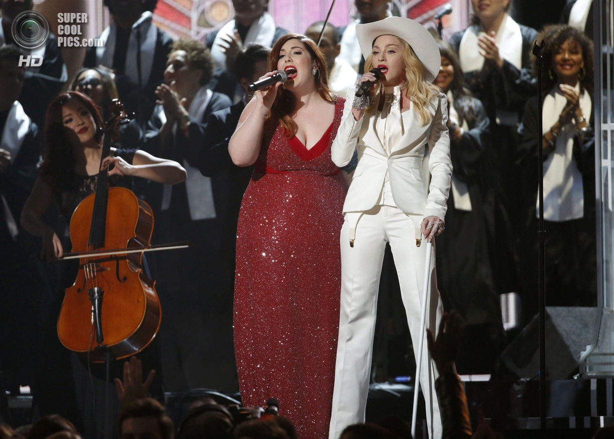 Церемония вручения премии Grammy 2014. На фото Мэри Ламберт и Мадонна.